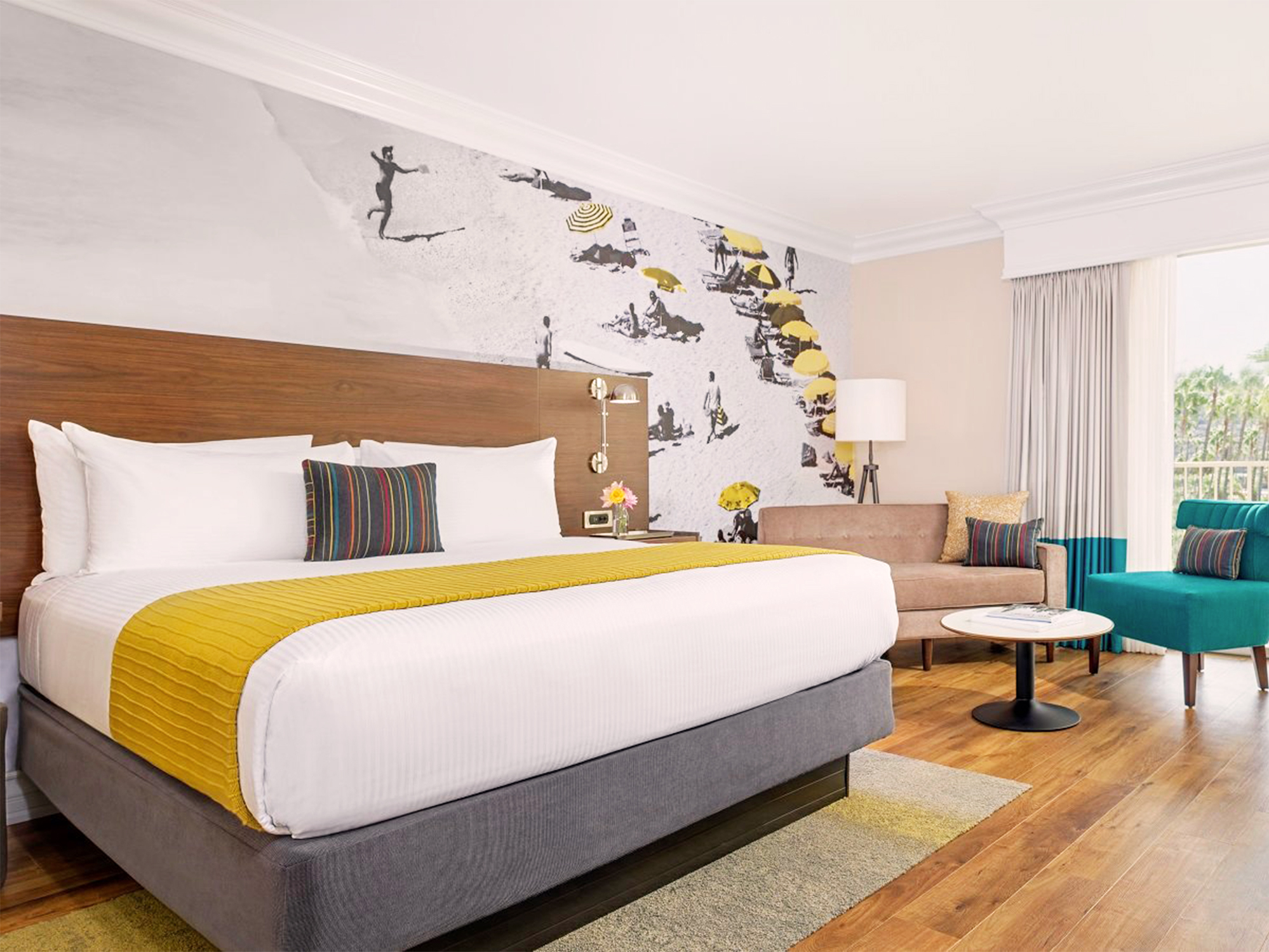 T&C Snazzy King Room